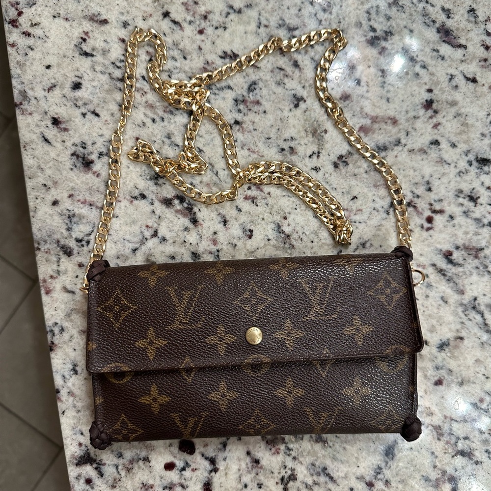 AUTHENTIC Revamped Vintage Louis Vuitton Wallet with Removable Chain